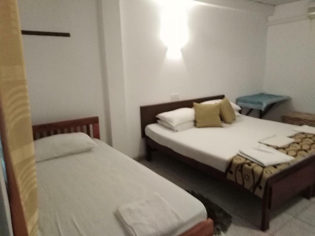 Hansa Surf Hotel Hikkaduwa Exterior foto
